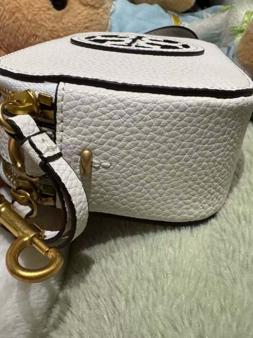 Tory Burch White Pebbled Leather Crossbody with Logo Strap - Picture 3 of 7